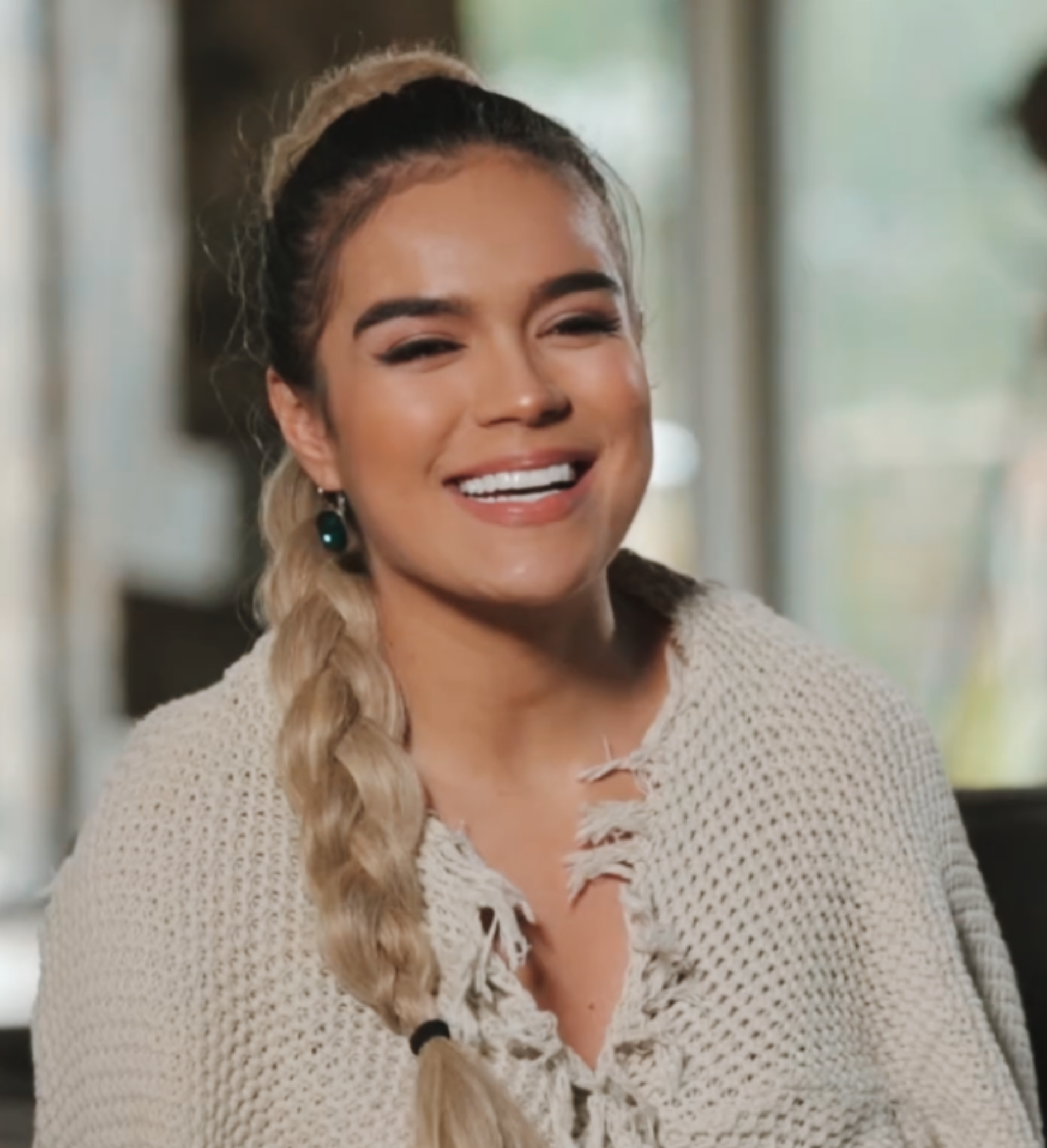 Karol G en una entrevista con Telemedellín en 2018