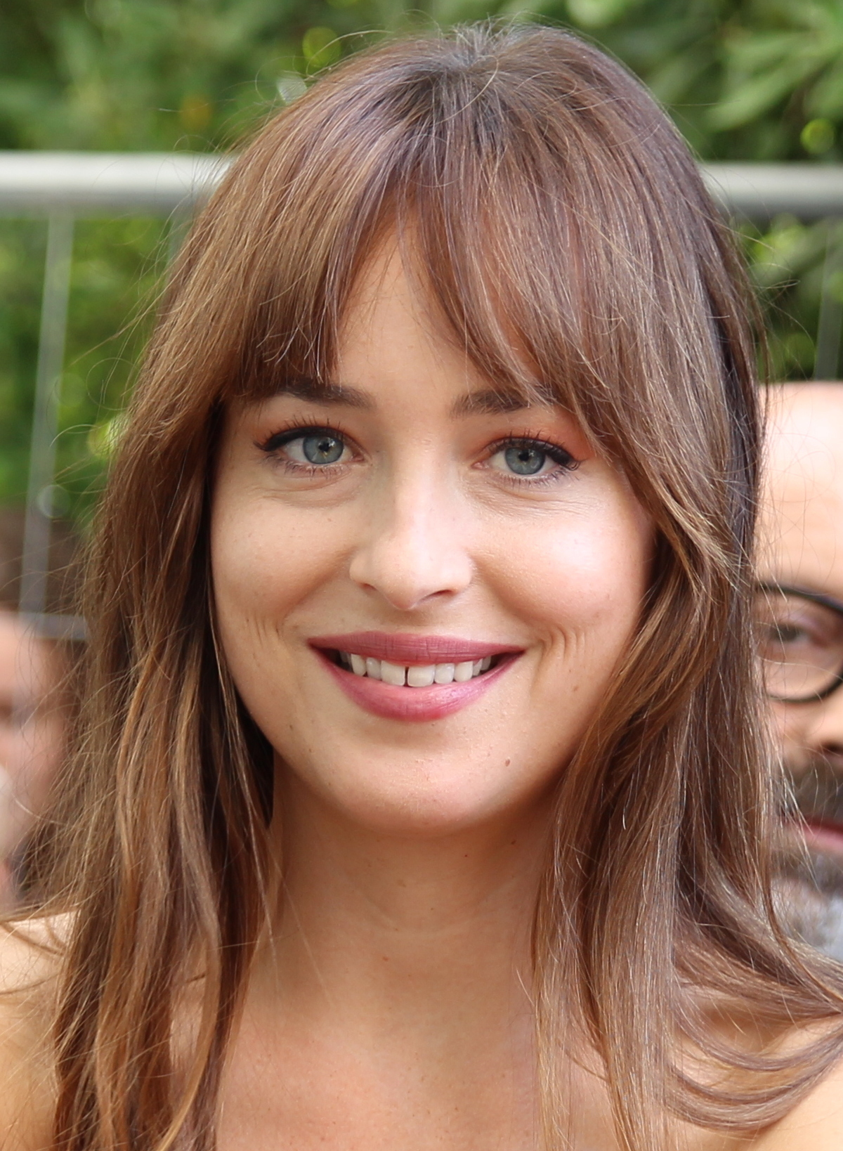 Dakota Johnson signing autographs during the 2018 Venice Film Festival