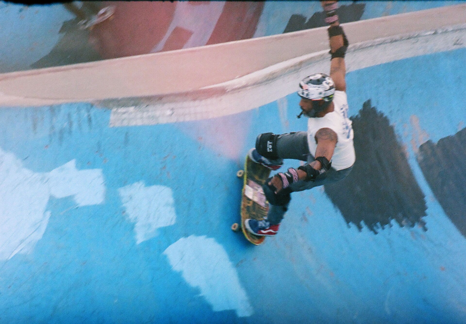 Jon Nicholson carves the bowl at Millennium Skate Park during NYC Skate Coalition's Pool Series event - October 2019