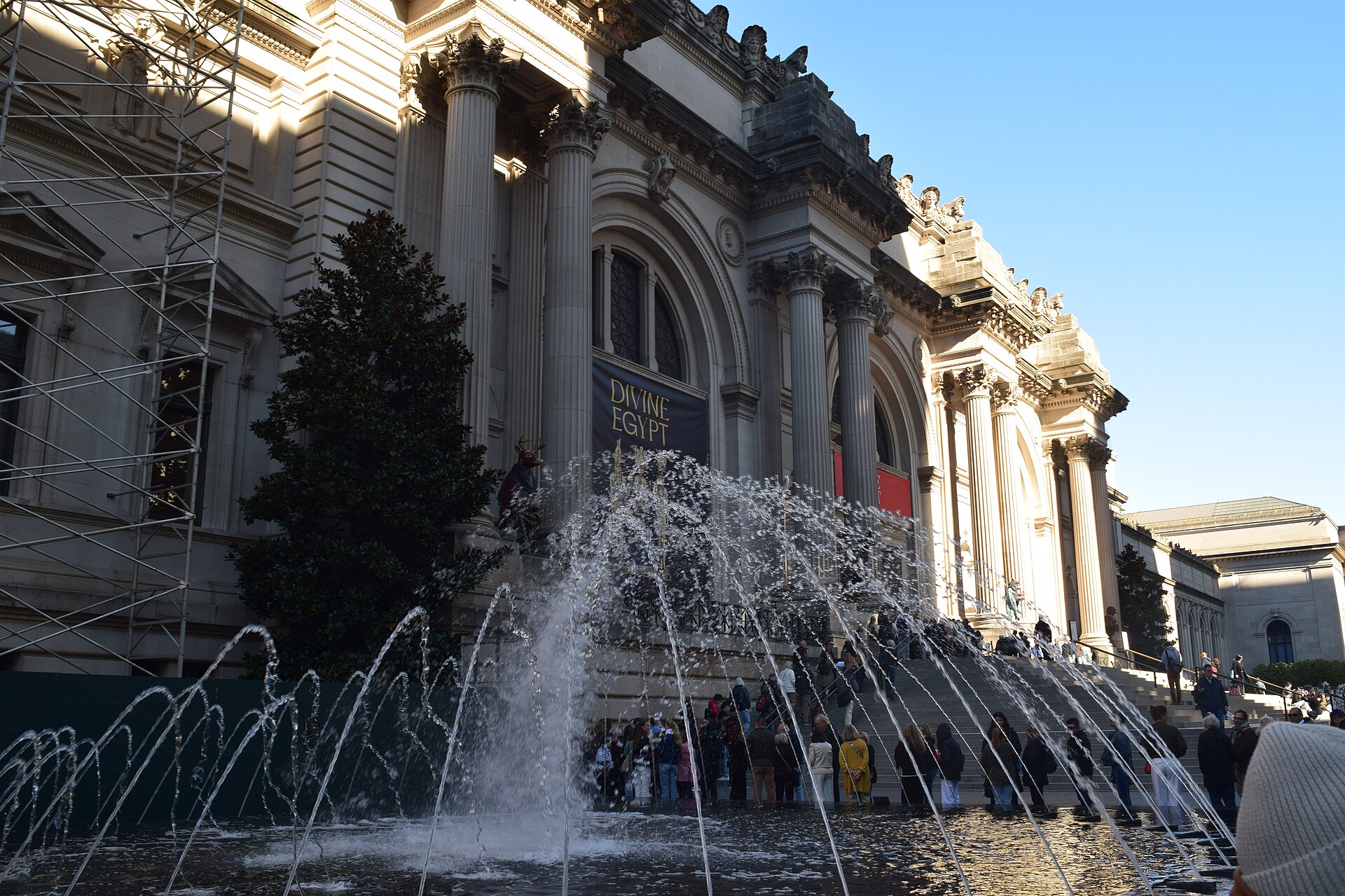 The 5th Avenue entrance and facade at the main building of the Metropolitan Museum of Art