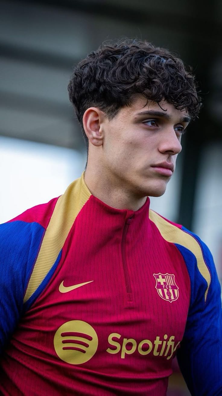 Héctor Fort with Barcelona kit