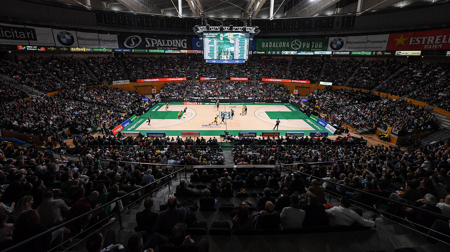 Pavelló Olímpic de Badalona durant un partit de Lliga ACB entre Club Joventut Badalona i Futbol Club Barcelona