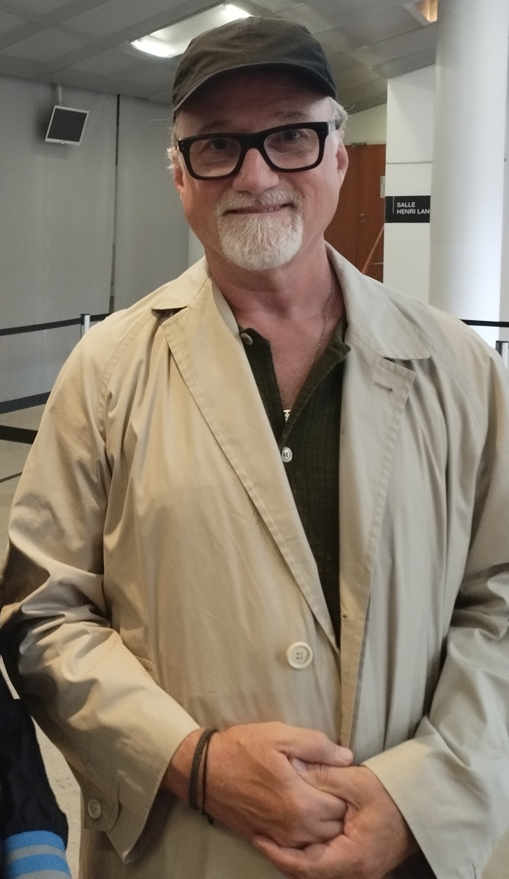 David Fincher dans le hall de la Cinémathèque française, en octobre 2023.