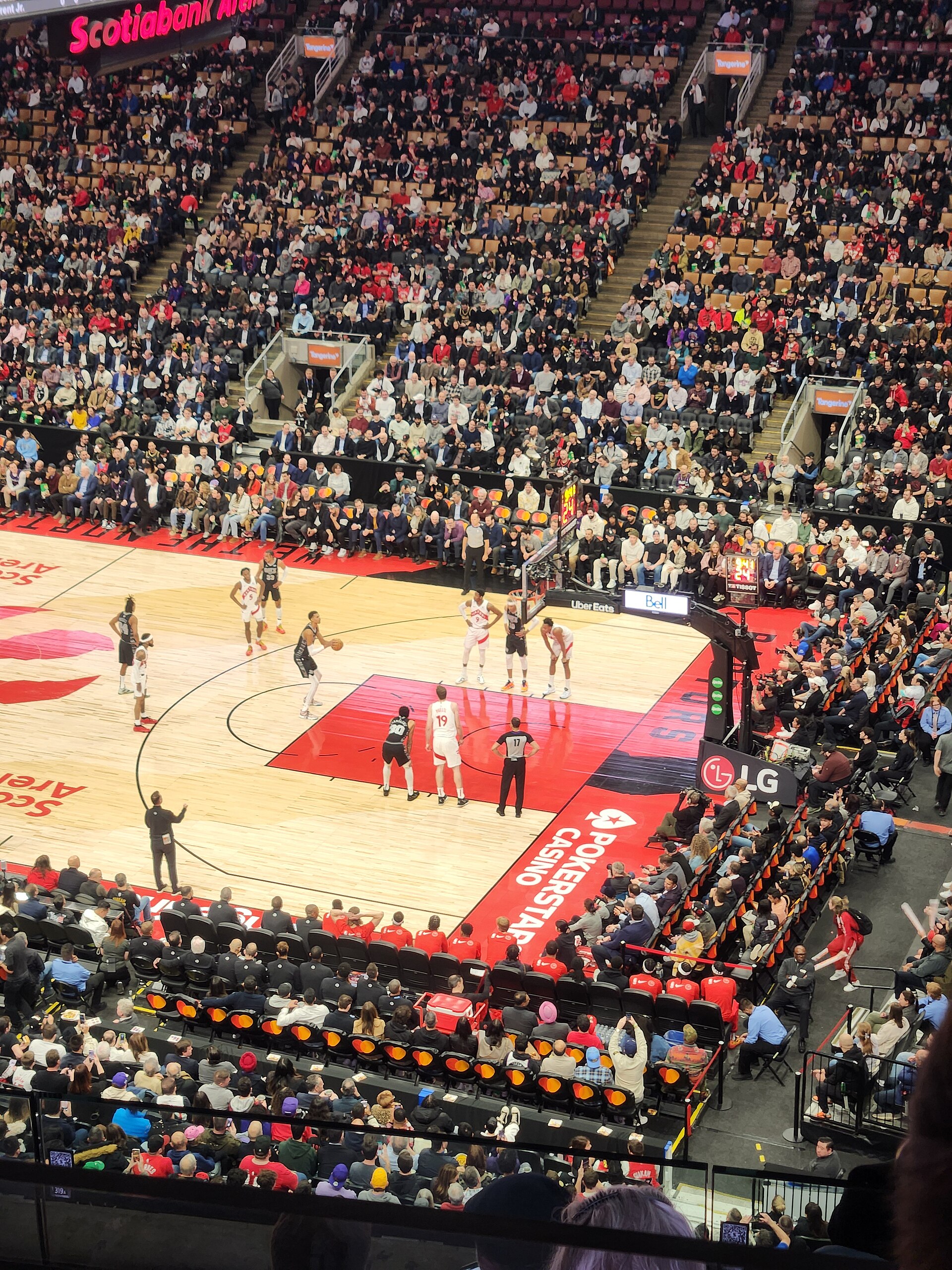 Victor Wembanyama pendant le match de NBA Toronto Raptors – San Antonio Spurs en février 2024