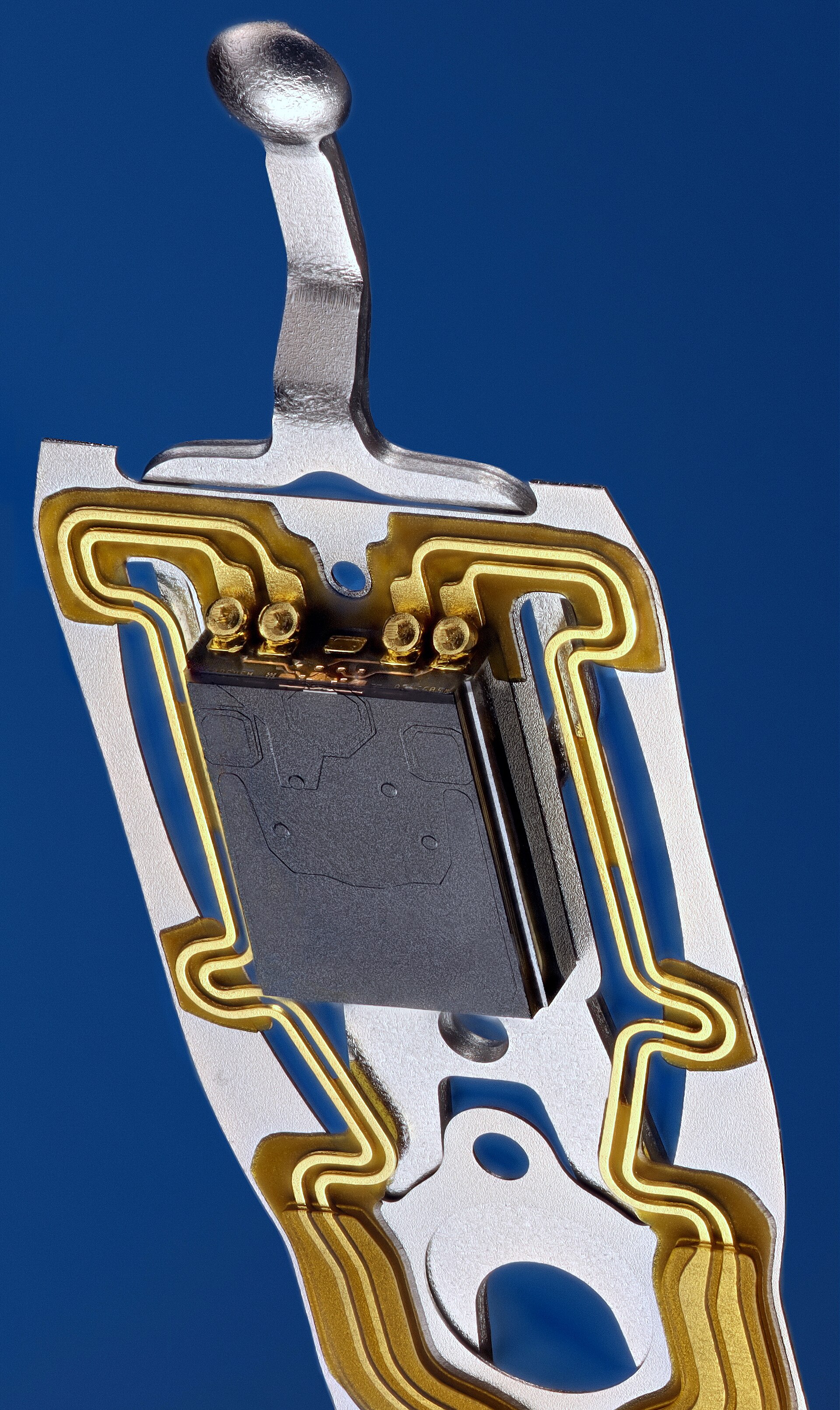Close-up picture of the WD800JD Caviar SE Disk Read/Write Heads 80 GB Serial-ATA/150 Number Of Disks 1 Number Of Heads 2 2004