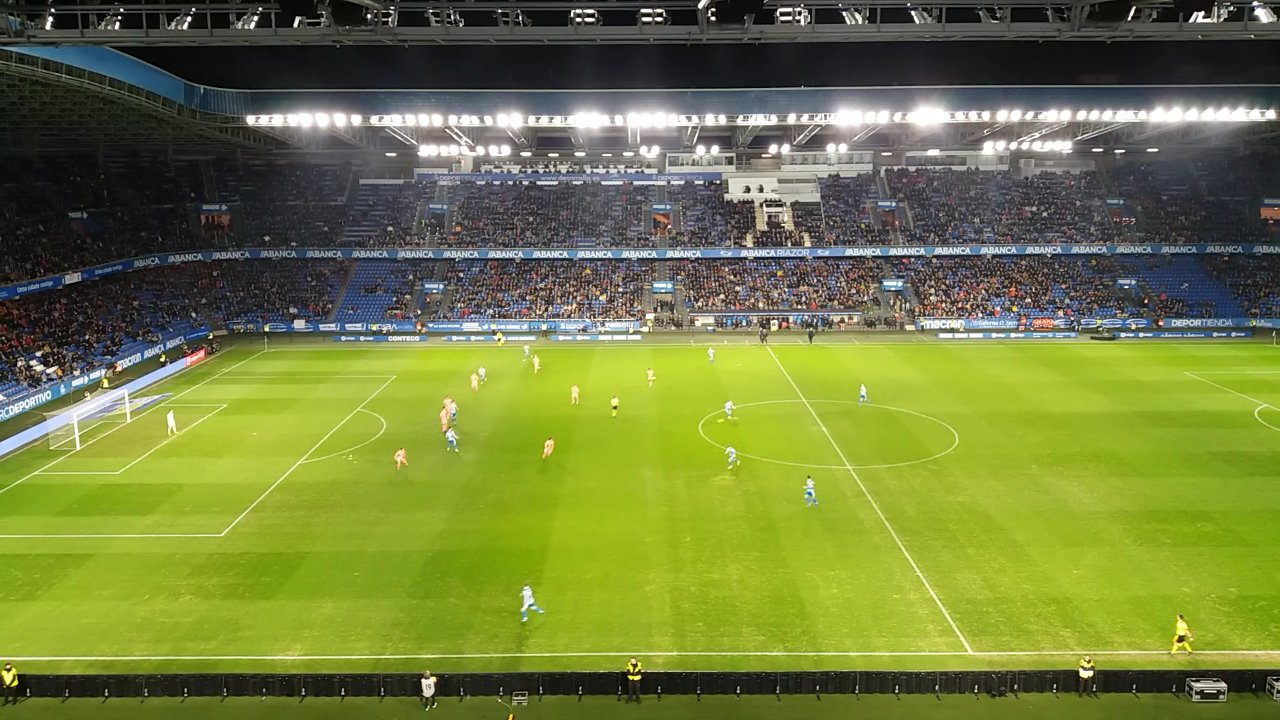 Partido de fútbol da Segunda división española 2018/19 entre o RC Deportivo e o CD Lugo no Estadio Municipal de Riazor.