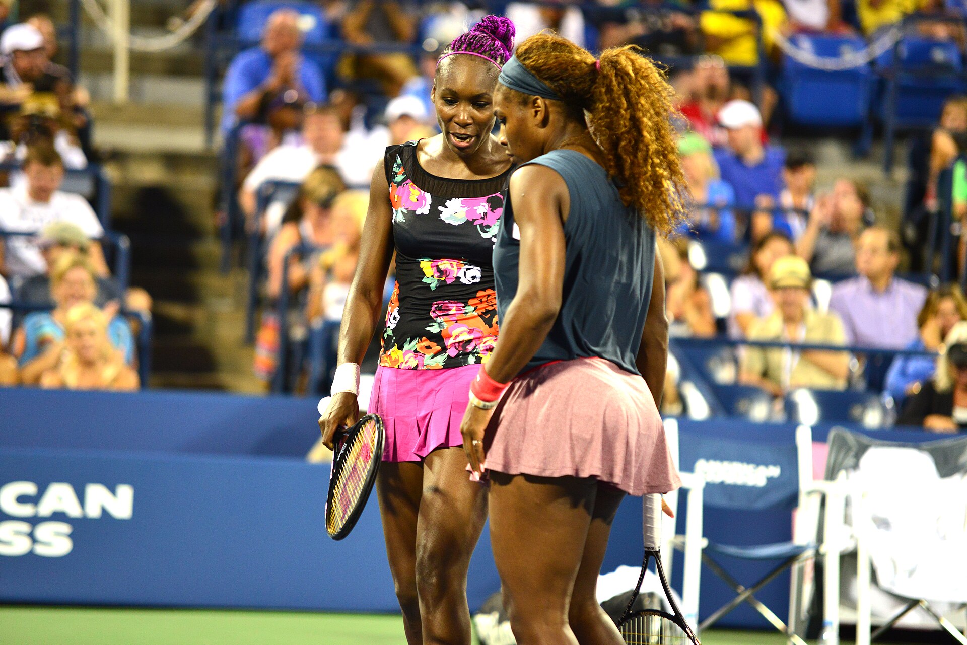 1st round doubles action from the Women's draw at the 2013 US Open. Serena and Venus Williams defeated Silvia Soler-Espinosa and Carla Suarez Navarro; 6-7(5), 6-0, 6-3