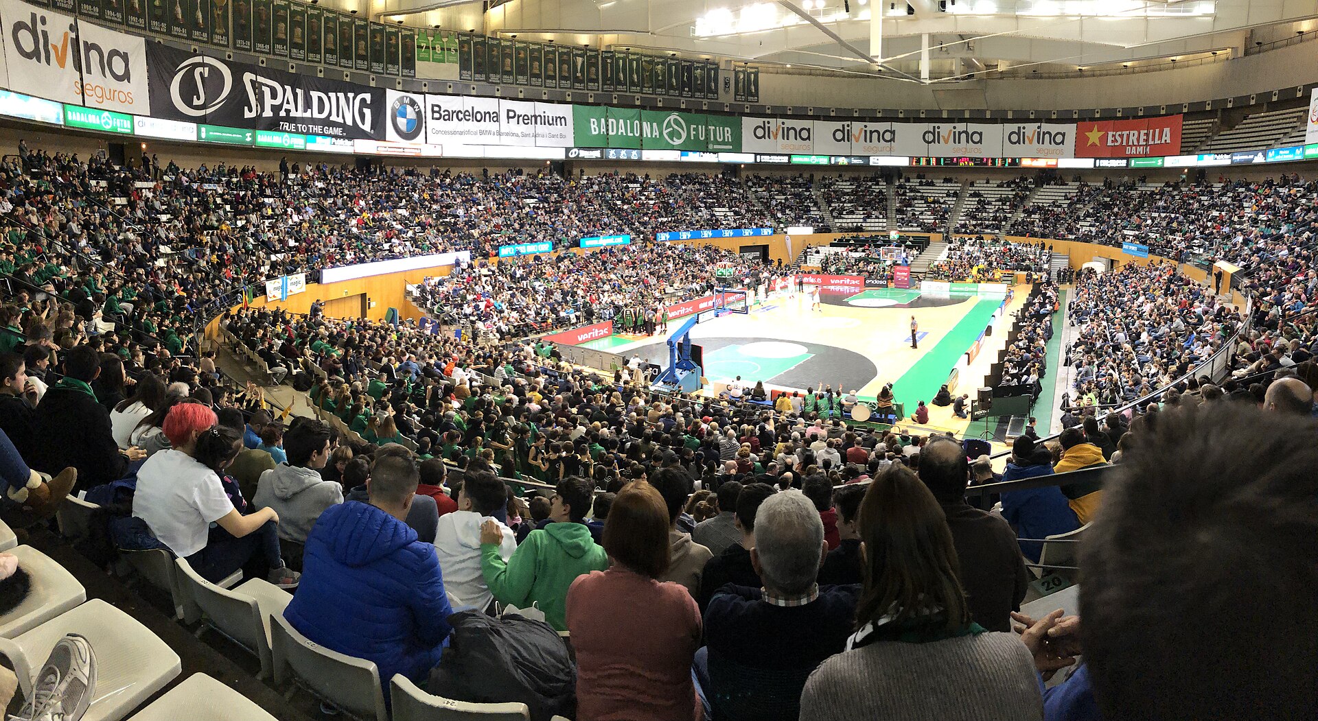 Vista del Palau Olímpic de Badalona en partit de lliga entre el Divina Seguros Joventut i el Kirolbet Baskonia (jornada 16) amb 6.385 assistents.